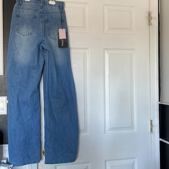 PRETTYLITTLETHING Petite Mid Wash Extreme Wide Leg Jean Size 2 - Picture 2 of 3